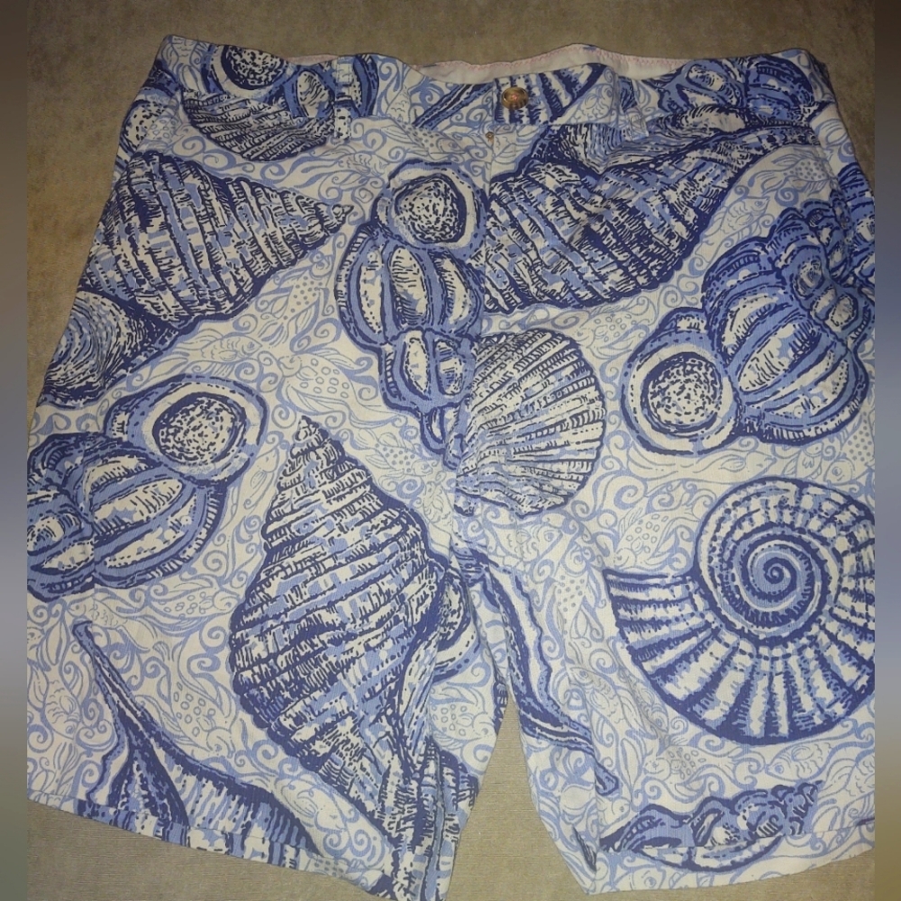 Lilly Pulitzer Men's Beaumont Shorts in Pop Up Stuffed Shells